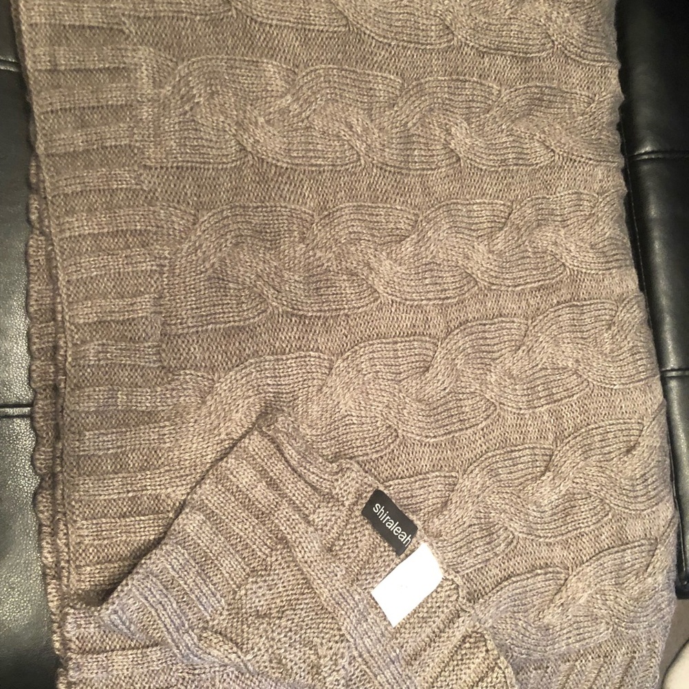 Shiraleah Chicago Blanket Throw